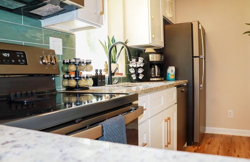 Roseville Apartment | Cozy 1BR Apartment in Quiet Neighborhood