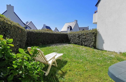 Carnac Apartment | Cozy 1BR Apartment with Pool, 400m from Légenèse Beach, Carnac