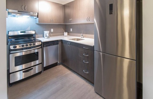 Downtown Ottawa Apartment | Cozy 1BR Apt with Skyline Views near Peace Tower