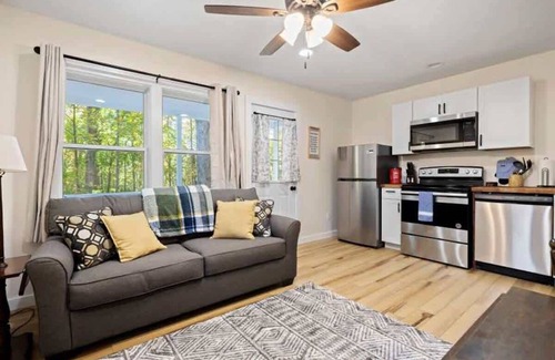 Hendersonville House | Cozy 1BR Cottage w/Firepit | Close to Downtown