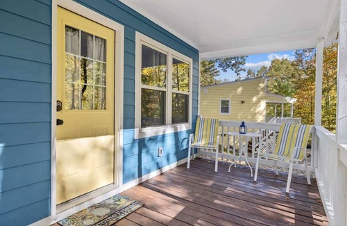 Hendersonville House | Cozy 1BR Cottage w/Firepit | Close to Downtown