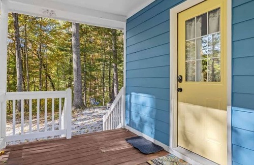 Hendersonville House | Cozy 1BR Cottage w/Firepit | Close to Downtown