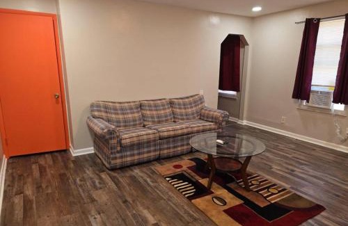 Roselawn Finance Apartment | Cozy 1BR in Pleasant Ridge