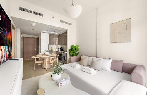Nad Al Sheba Apartment | Cozy 1BR with Pool View & Balcony