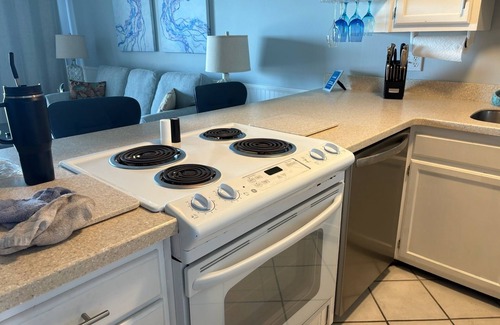 Wilmington Beach Condo | Cozy 1st floor 1 bedroom oceanfront condo in Carolina Beach