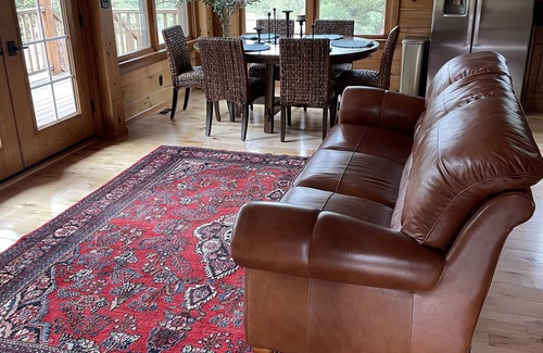 Lyons House | Cozy 2/2 Log Cabin Home - 11 miles from Estes Park, CO