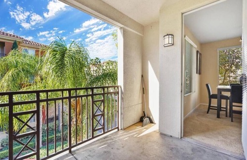 Anaheim Resort Apartment | Cozy 2-BD/2BA Apt! 5Mins to Disney! Angel stadium! Honda Center! The Outlets!