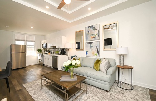 East Parkside Apartment | Cozy 2 bd 2ba in Philadelphia