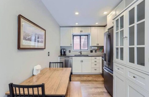 Lower Arapahoe House | Cozy 2 BDR Home in Boulder with Hot Tub