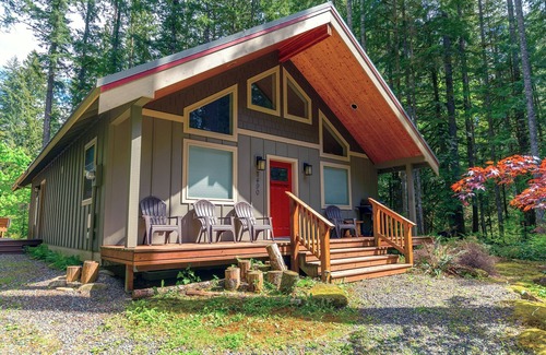 Warnick House | Cozy 2 Bed/2 Bath with sauna, perfect for small families