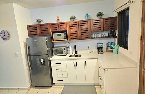 Coco Condo | Cozy 2 Bedroom Condo with AC and Pool in the Desirable Las Palmas Neighborhood