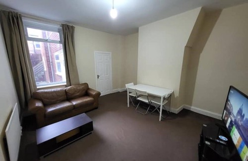 Newcastle-upon-Tyne Apartment | Cozy 2 Bedroom Flat | Both rooms are ensuite