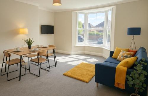 Taunton Apartment | Cozy 2-Bed Ground Floor Flat with Parking
