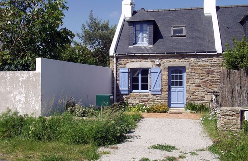 Le Palais House | Cozy 2-Bed House with Garden, Parking & Pet-Friendly, Near Le Palais