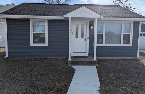North Cape May House | Cozy 2-bedroom 1 bath cottage in charming North Cape May. Short walk to the bay.