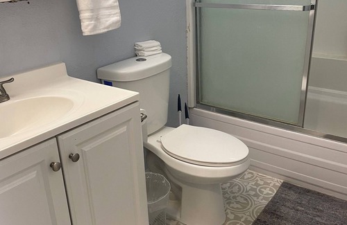 Bodfish House | Cozy 2-bedroom 2-bath fully remodeled with great backyard with a view!
