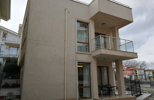 Byala Villa | Cozy 2 bedroom 3 floor villa with huge terraces 450 m. from the beach