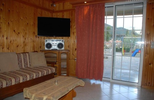 Sipiada Apartment | Cozy 2-bedroom apartment in charming Vrisi with WiFi, AC