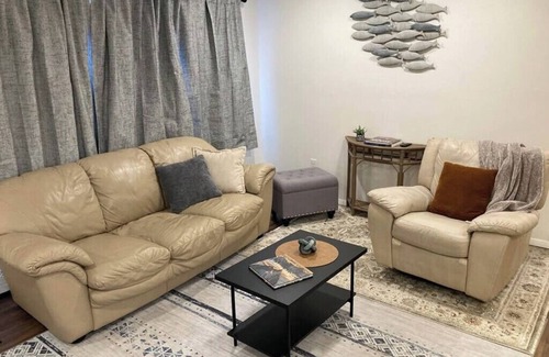 Turnagain Apartment | Cozy 2-bedroom apartment in soothing Anchorage with WiFi