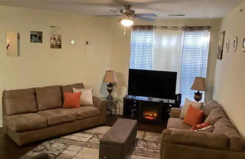 Charlotte Apartment | Cozy 2 bedroom apartment with AC, WIFI and Entertainment in adorable Charlotte