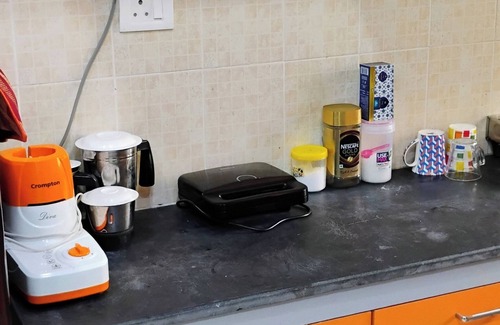 Garden Reach Apartment | Cozy 2-bedroom apartment in pleasant Kolkata with WiFi, AC