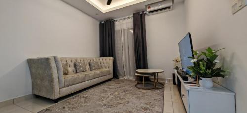 Kota Warisan Apartment | Cozy 2-bedroom apartment near KLIA, Putrajaya & Cyberjaya