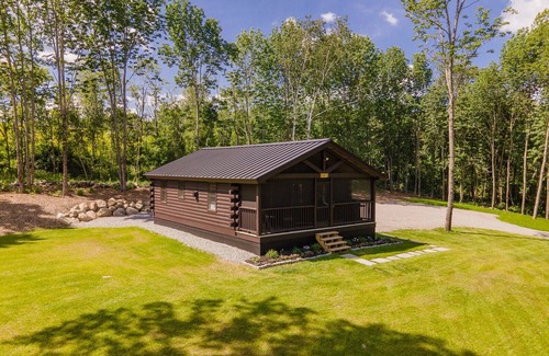 Lincolnville Cabin | Cozy 2-Bedroom Cabin - 10 Minutes to Camden!