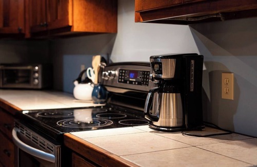 Blairsville Cabin | Cozy 2-bedroom cabin in beautiful Blairsville with AC, WiFi