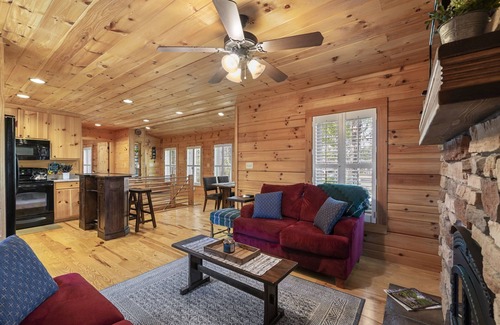 Hayward Cabin | Cozy 2 bedroom cabin on the water - great location, must see!