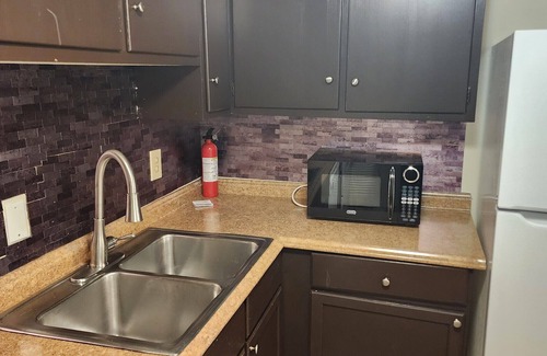 Chapel Hill Condo | Cozy 2 Bedroom Condo 2 Miles from UNC-Chapel Hill