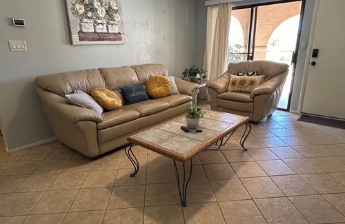 Glendale Condo | Cozy 2-bedroom condo with AC, fitness room, WiFi in enjoyable Glendale