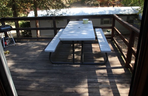 Camden House | Cozy 2-bedroom cottage - #20 on Kentucky Lake with great fishing and boating