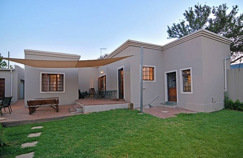 Edenvale Cottage | Cozy 2-bedroom cottage, close to the airport- Edenvale with modern facilities