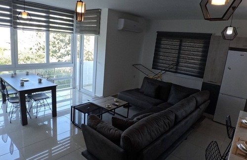 Karakum Apartment | Cozy 2-bedroom apartment with AC and WiFi in brilliant Kyrenia District