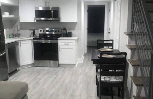 Trinidad House | Cozy 2-Bedroom English Basement in Charming Washington With AC, WiFi