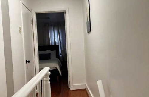 Graduate Hospital House | Cozy 2-Bedroom home near Rittenhouse area
