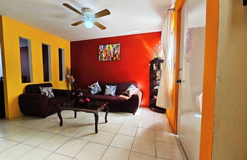 Tehuacan House | Cozy 2 Bedroom Home Only 9 Minutes from Downtown