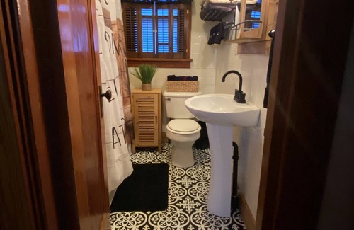 Haviland House | Cozy 2 bedroom home with your own parking. Can sleep 9