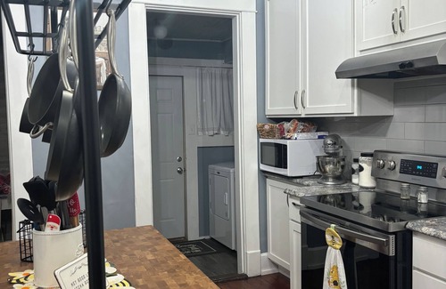 Terre Haute House | Cozy 2-bedroom house conveniently located to all Terre Haute has to offer.