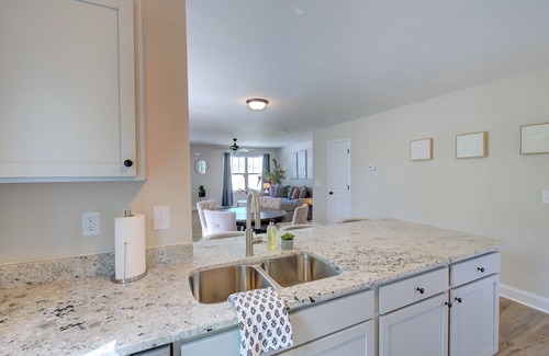 Taylors House | Cozy 2-bedroom house, 2.5 bathrooms in serene Taylors with WiFi, AC