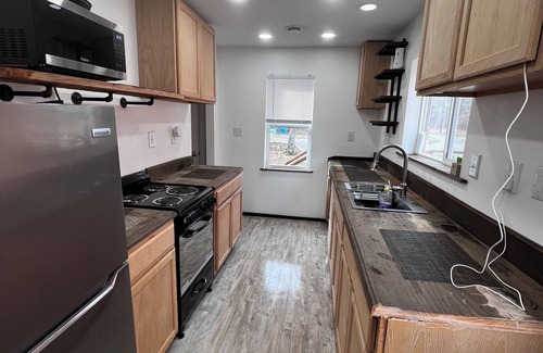 Pikeville Cabin | Cozy 2-bedroom/office cabin w/POOL, AC, WIFI on 35 Acres