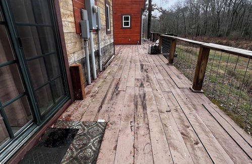 Pikeville Cabin | Cozy 2-bedroom/office cabin w/POOL, AC, WIFI on 35 Acres