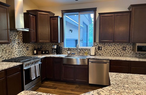 Cle Elum House | Cozy 2+ bedroom riverfront house in tranquil Cle Elum. Your home away from home.
