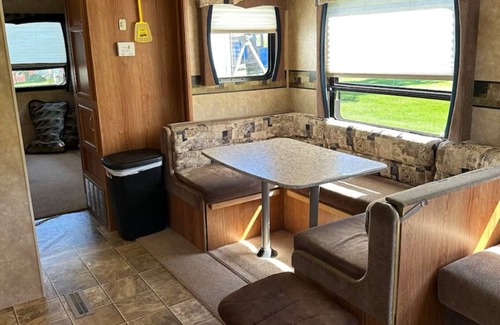 Apple River House | Cozy 2-bedroom RV in charming Apple River with AC