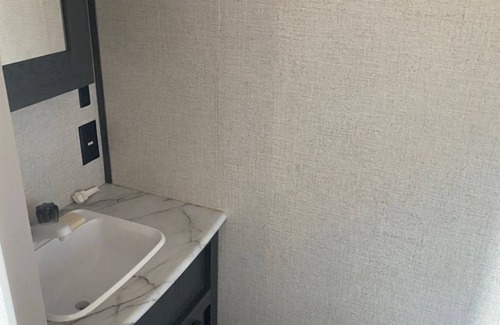 Florence RV Rental | Cozy 2-bedroom RV in a pleasant campground in brilliant Florence with AC, WiFi.