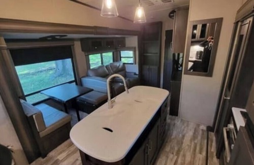North Northwest Pensacola Apartment | Cozy 2-Bedroom RV in Pensacola with WiFi and AC