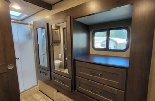 North Northwest Pensacola Apartment | Cozy 2-Bedroom RV in Pensacola with WiFi and AC