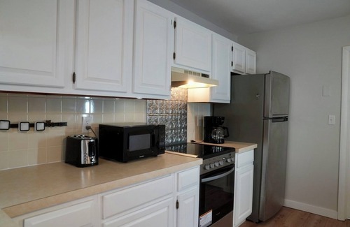 Smithfield Condo | Cozy 2-bedroom stay in enchanting Smithfield with AC, WiFi