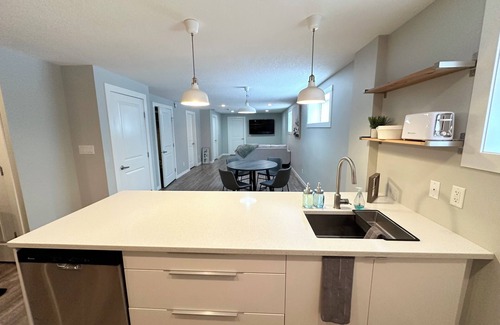 Lethbridge House | Cozy 2 Bedroom Suite Near Hiking and Parks!