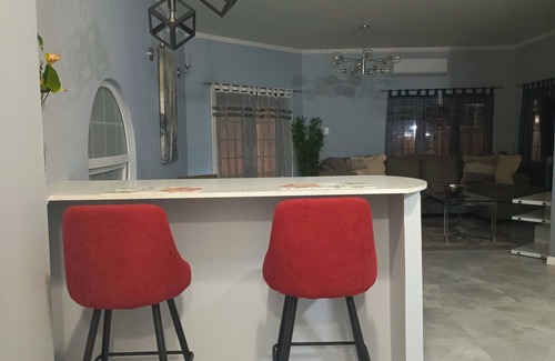 Saint James House | Cozy 2-bedroom townhome in welcoming Port of Spain with WiFi, AC